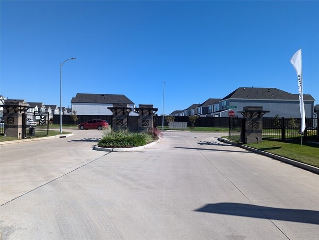 Photo - 10610 Wellesley Ter Trl