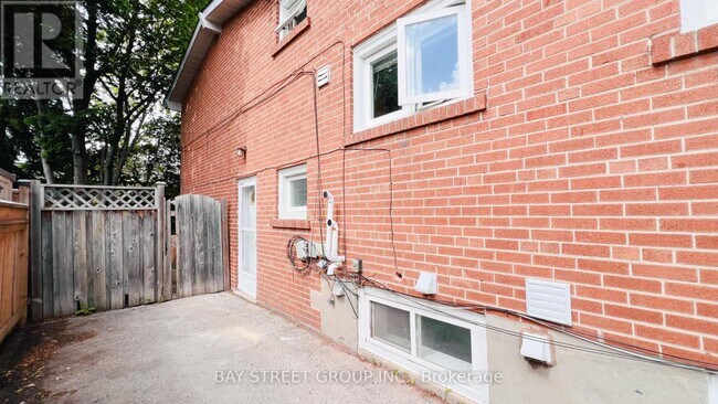 Photo - 147 Roywood Dr