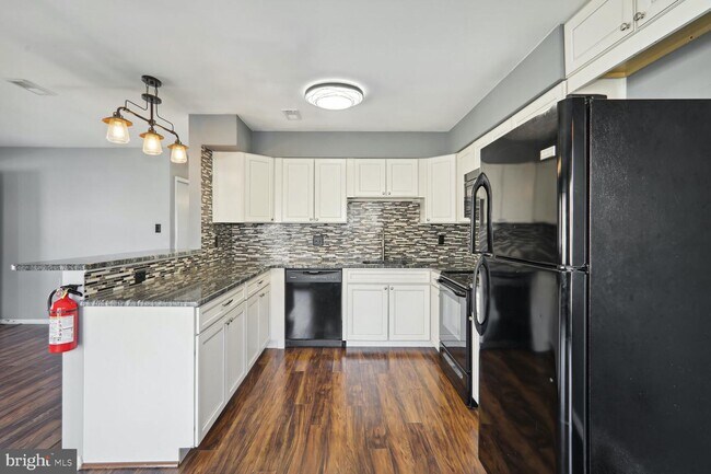 Photo - 115 Beechnut Ct