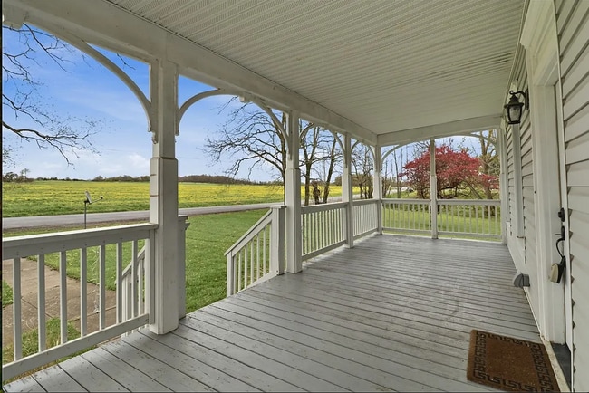 Photo - 426 Davis Rd