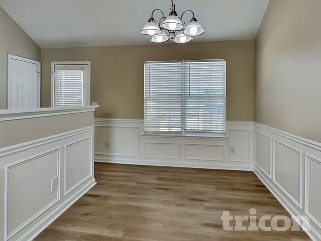 Photo - 7192 Tanger Blvd