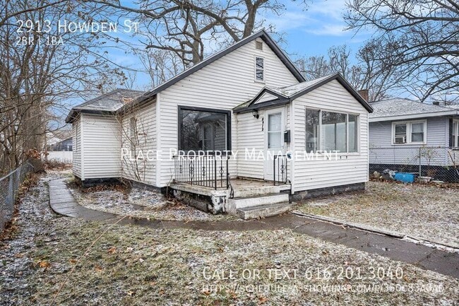 Photo - 2913 Howden St