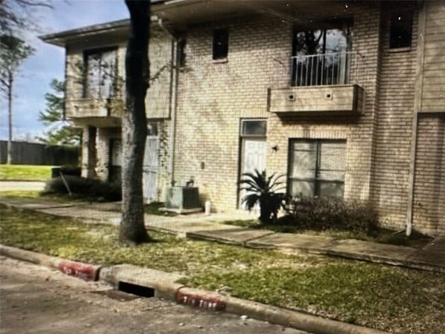 Building Photo - 13620 Rosewood St Unit 11A Rental