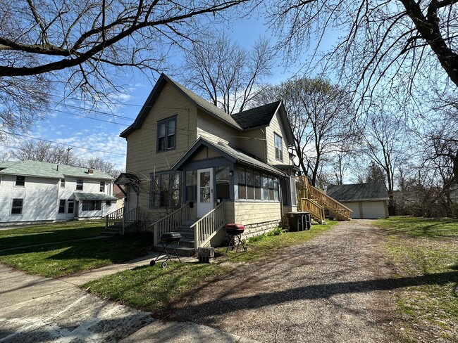 Photo - 227 Orange St Unit Apt #2