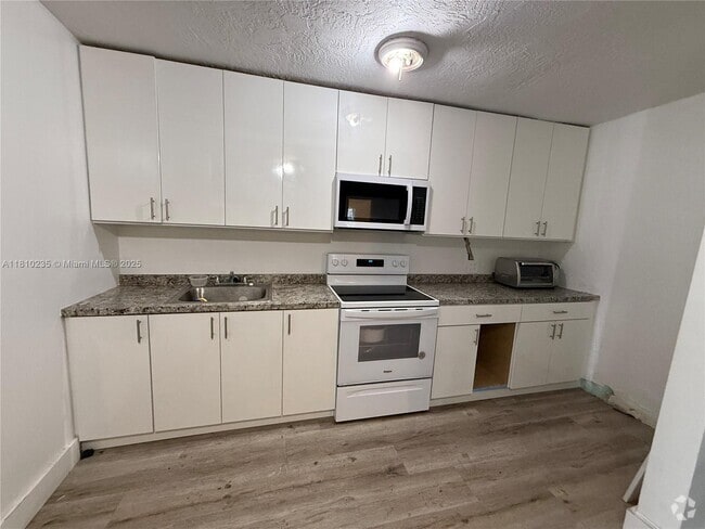Building Photo - 2962 NW 46th St Rental