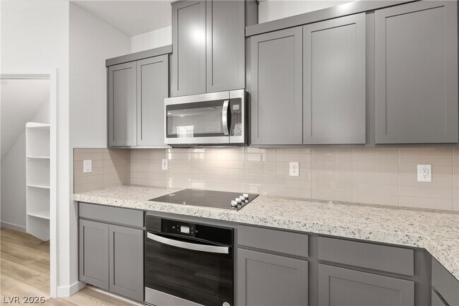 Photo - 194 Wewatta Ave