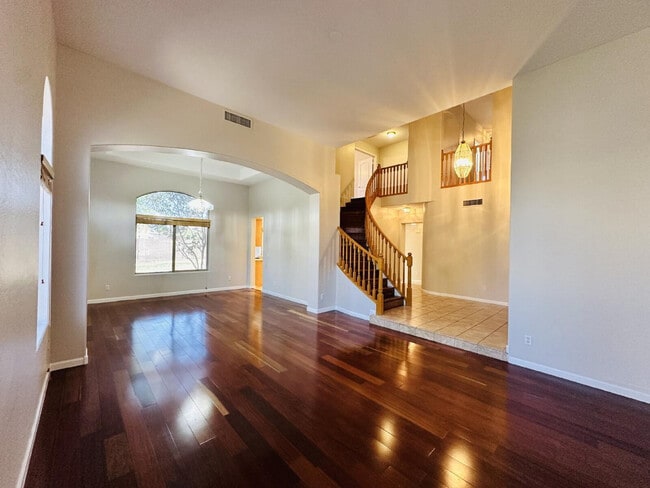 Photo - 672 W Raven Dr