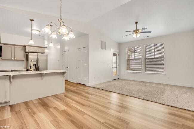 Photo - 3 br, 2 bath Condo - 563 N 360 W