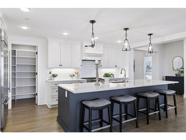 222 Ferndale Rd S Unit 304