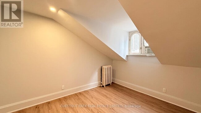 Photo - 342 Jarvis St