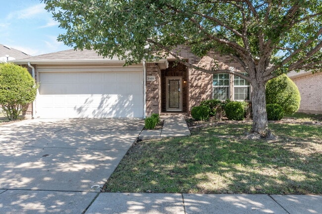 Building Photo - "Beautiful 3-Bedroom, 2-Bath Home with Ope...