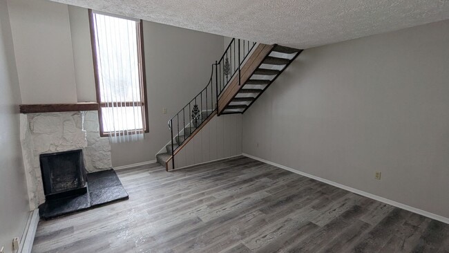 Photo - MN Cedar Village (819) Unidad Apt C (Loft)