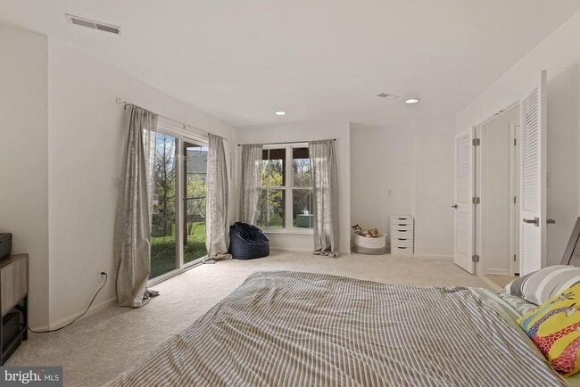 Photo - 22886 Livingston Terrace
