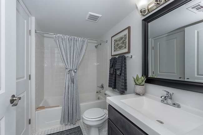 Deerfield Crossing Apartments