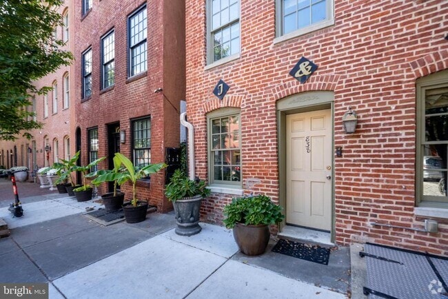 Building Photo - 838 S Bond St Rental