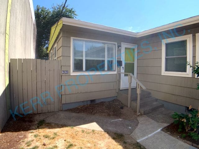 Building Photo - 2920 SE 16th Ave Rental