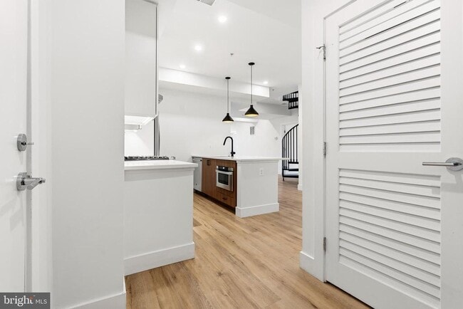 Photo - 5230 Georgia Ave NW Unidad 406