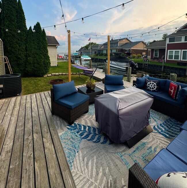 7738 Oceanside Dr