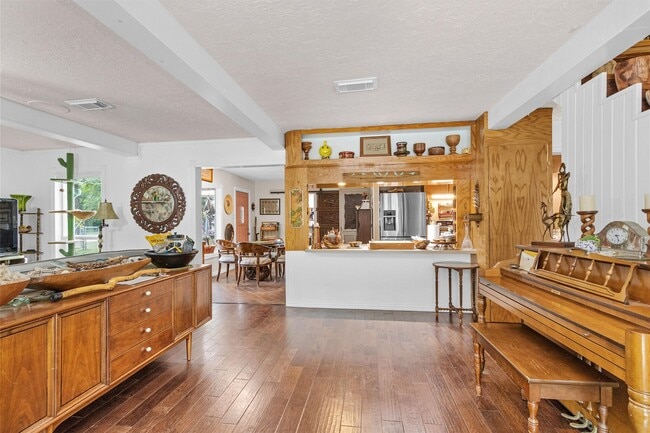 Photo - 628 Bullfrog Ln