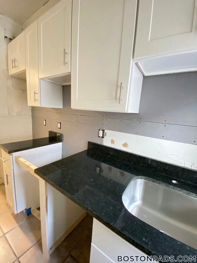 Building Photo - 91 Westland Ave