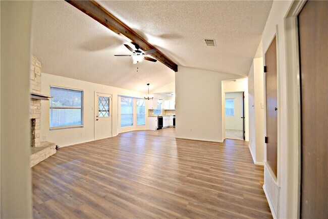 Photo - 805 Lone Tree Ct