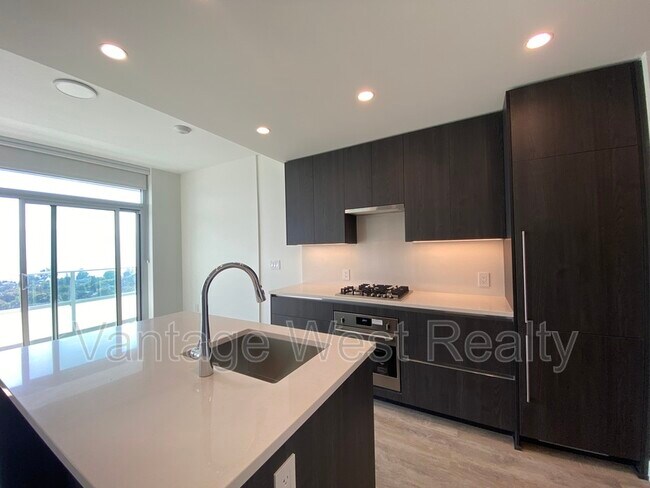 Photo - 1626 Water St