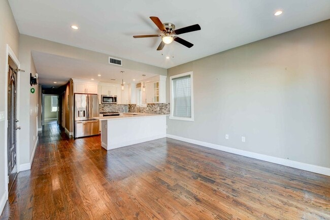 Photo - 97 W 55th St Unit apt 1