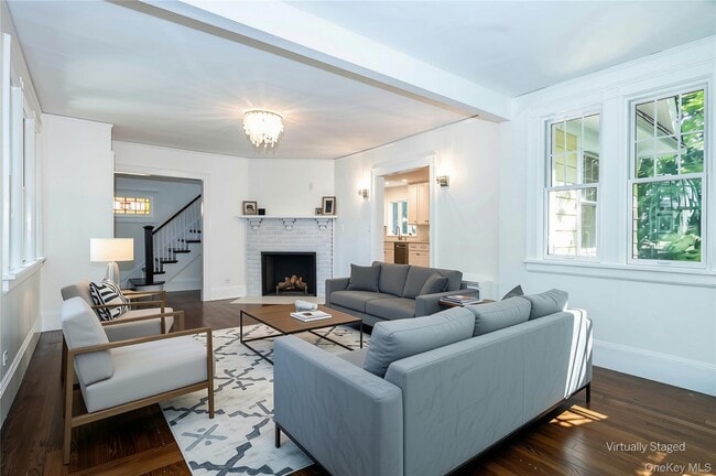 Photo - 162 Rockingstone Ave