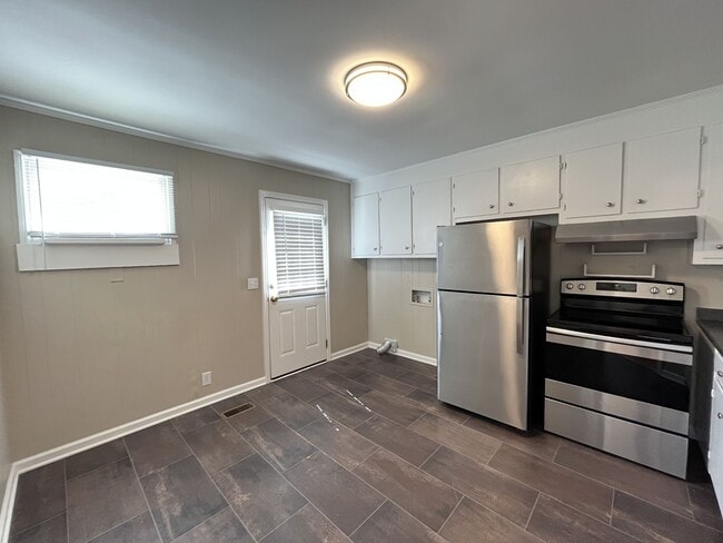 Photo - COMING SOON! 2 Bedroom Duplex Close to MTS...