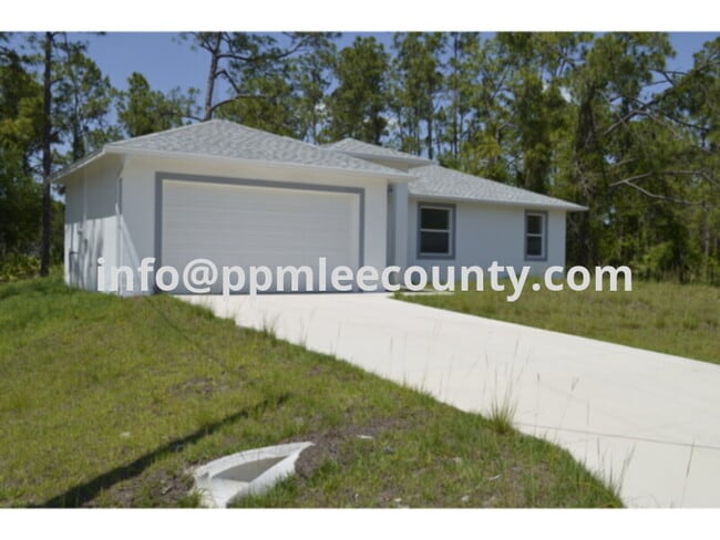 Small Pet-Friendly! Nearly New Constructi... - Small Pet-Friendly!  Nearly New Constructi...