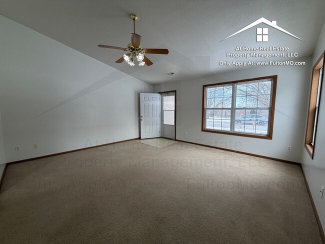 Photo - Gates Boulevard 2629–2631 Duplex Unidad 2629 Gates Boulevard