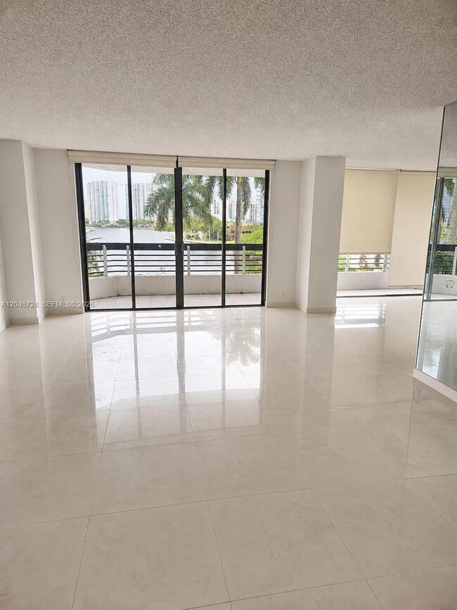 3530 Mystic Pointe Dr Unit 405