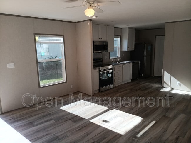 Photo - 16 English Village Park