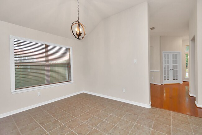 Photo - 16510 Bluff Springs Dr