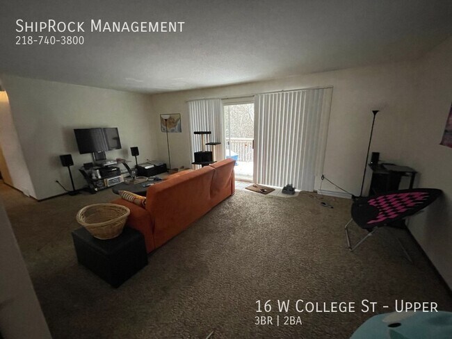 Photo - 16 W College St Unit Upper