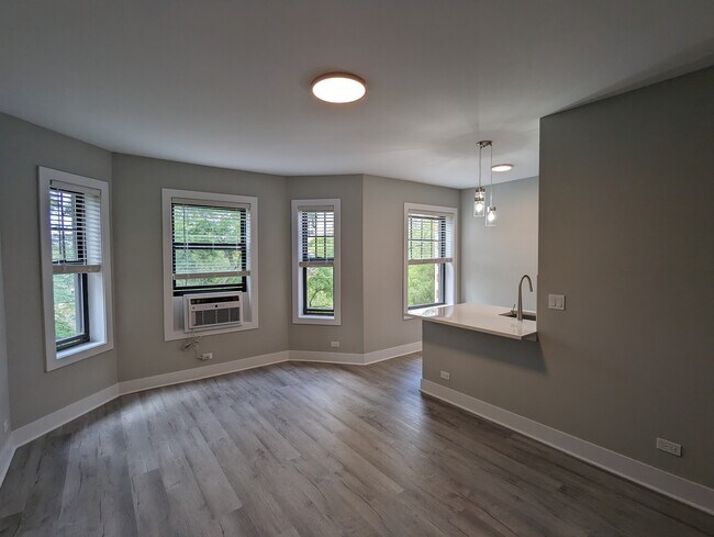 Building Photo - 372 Hazel Ave