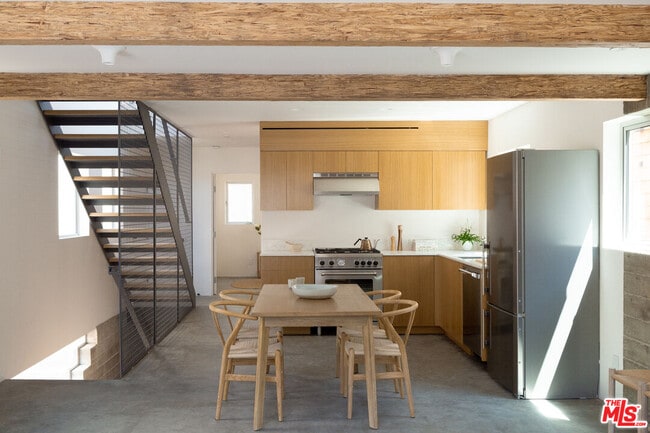 Photo - 8870 Wonderland Ave