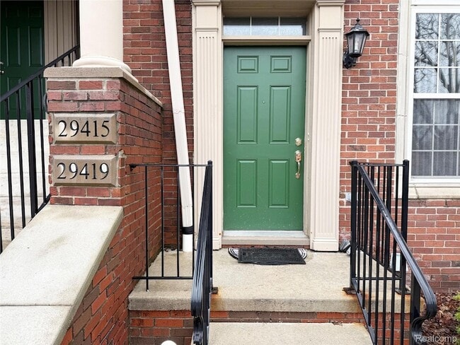 Photo - 29419 Glen Oaks Blvd E