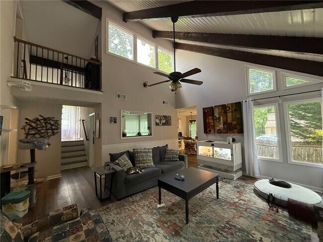 Photo - 2400 Salem Dr