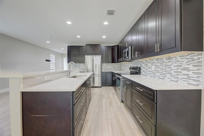 Photo - 619 SW 17th St