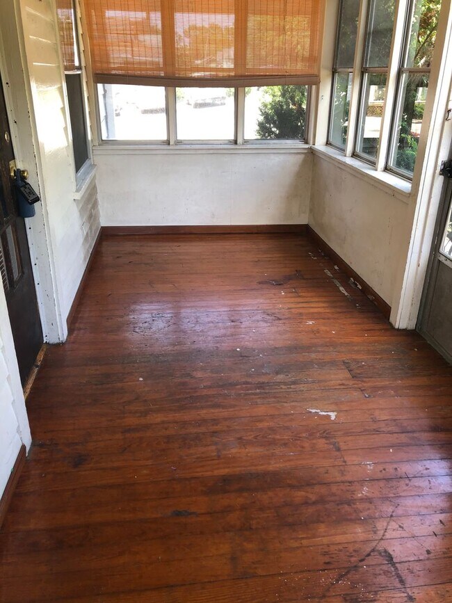 Photo - 414 E Hillside Dr