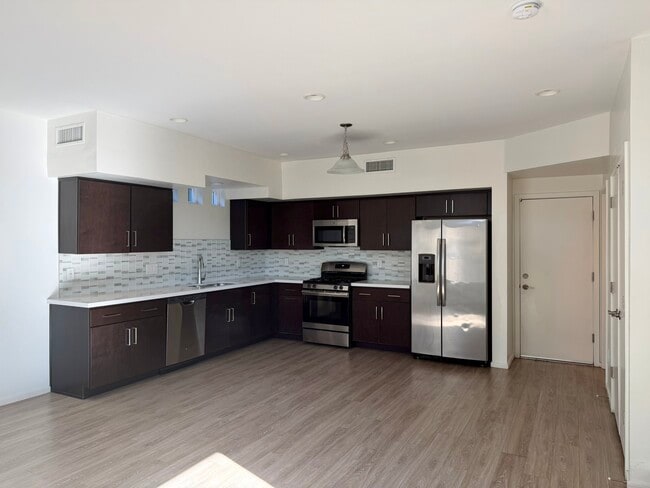 Cocina - 478 S Contempo Dr