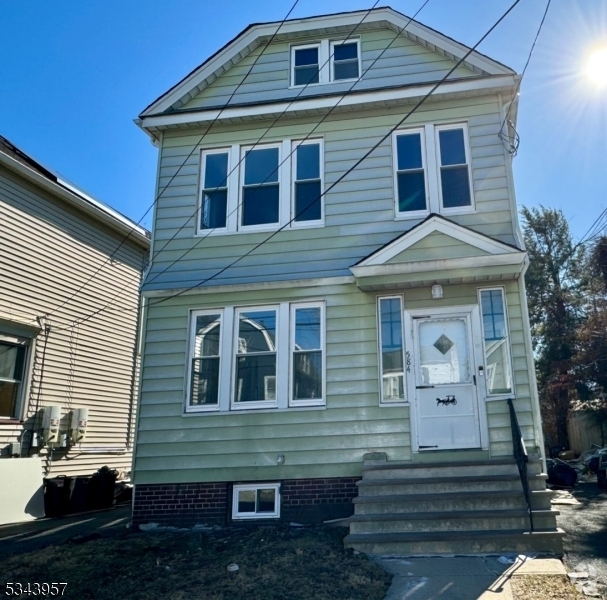 Building Photo - 584 Morris St Rental