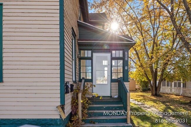 Photo - 263 W Muskegon Ave Apartment