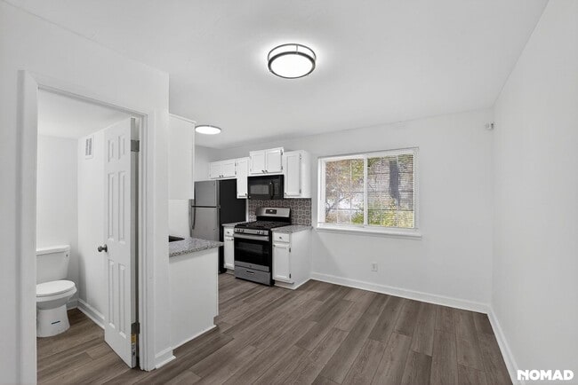 Photo - 405 Fairburn Rd SW