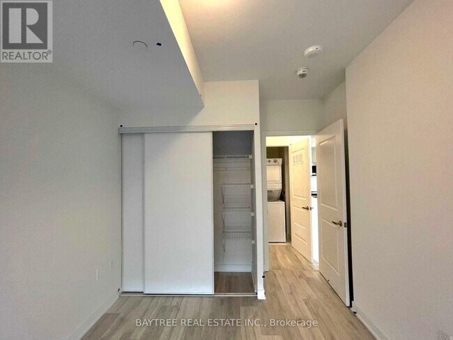Photo - 4655 Metcalfe Ave Unit 411