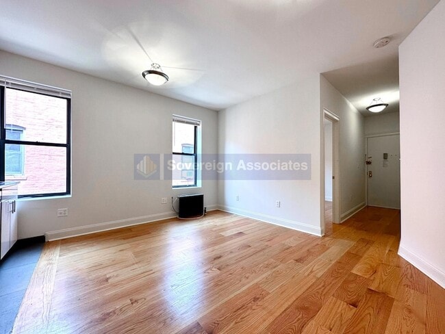 Building Photo - 615 Fort Washington Ave Unit 6A