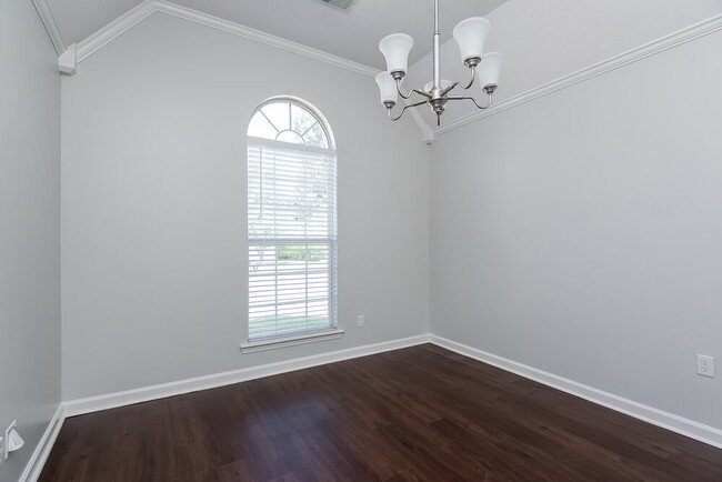 5186 Zachery Run Cove
