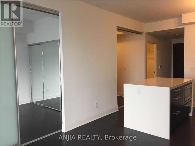 Photo - 1080 Bay St. Unité 2009