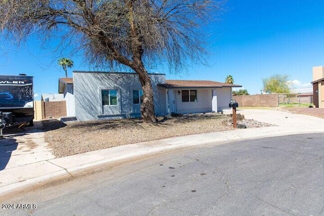 Photo - 1025 N Menze St